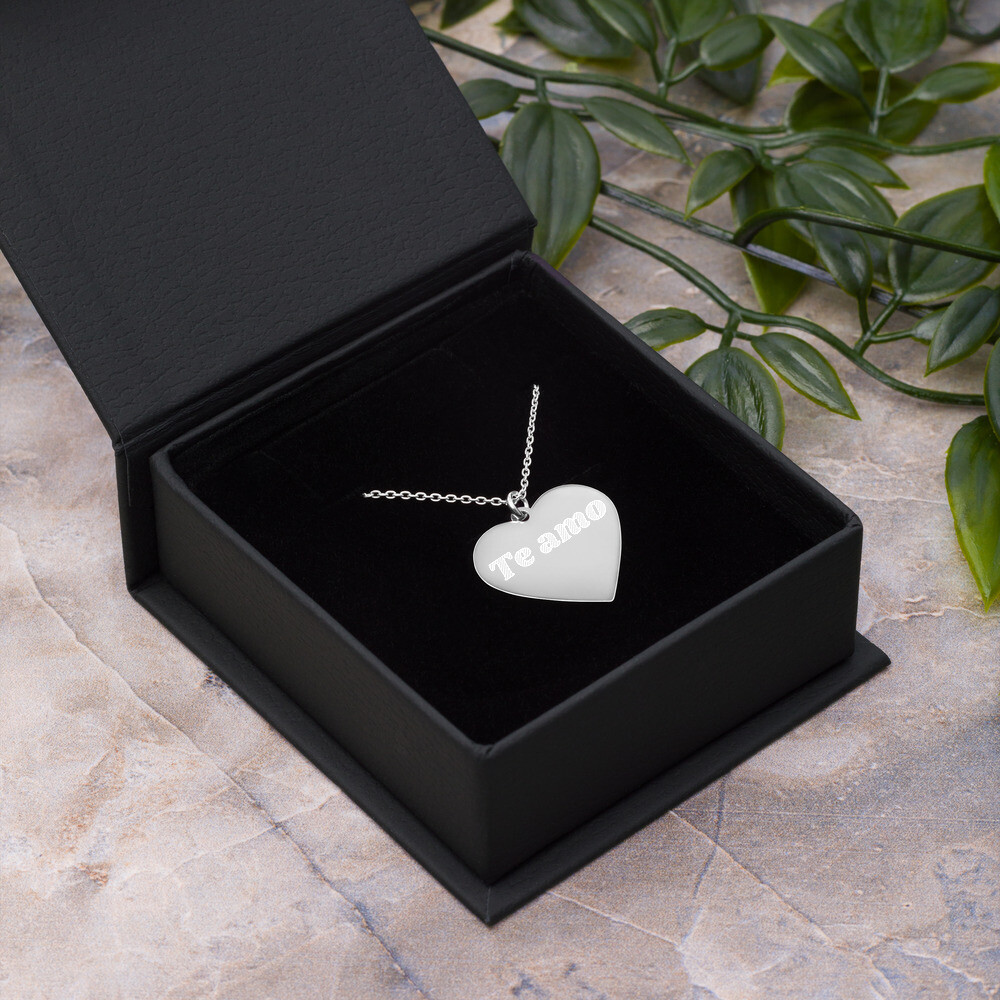 Cadena con corazón grabado en plata