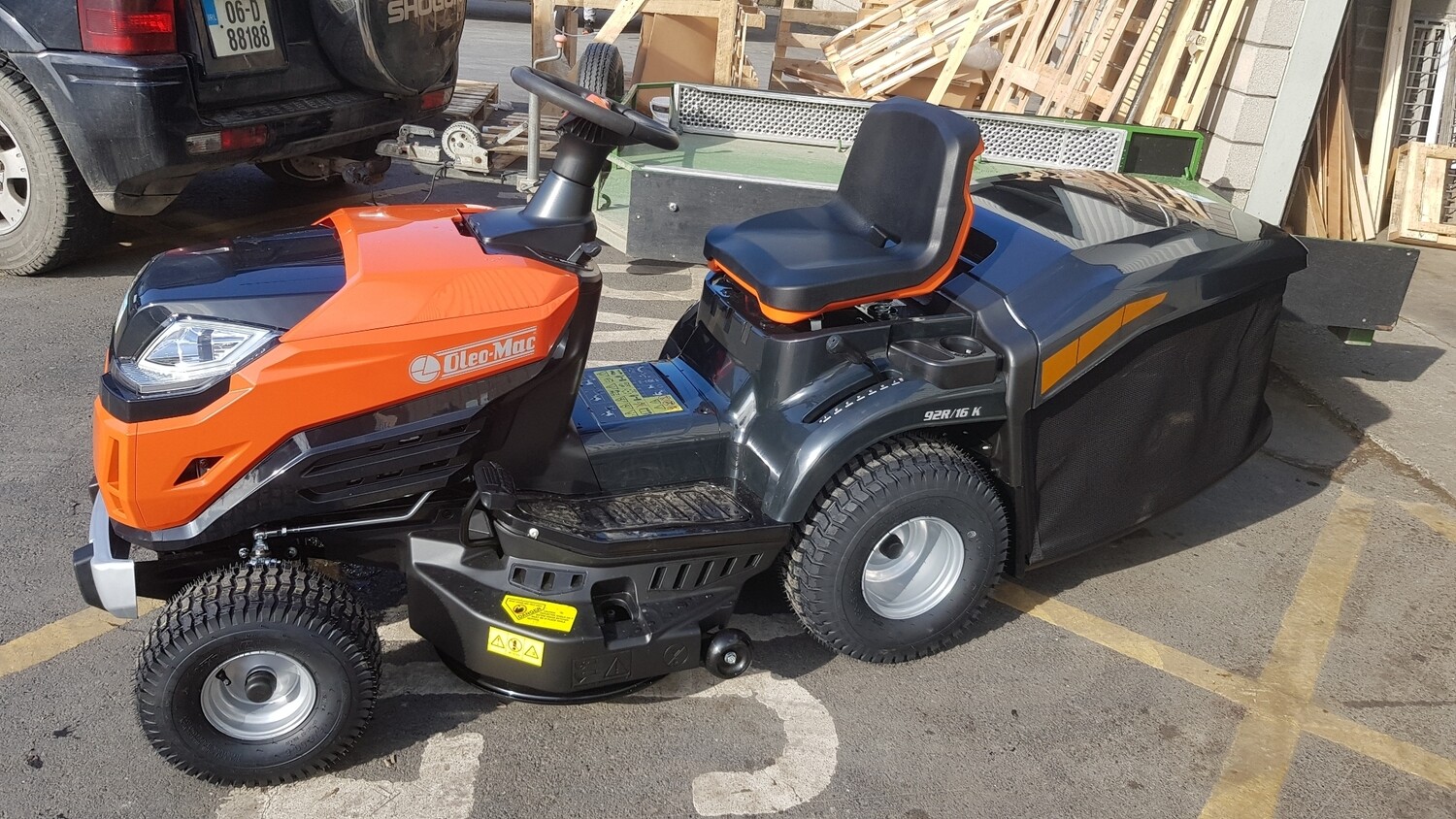 Oleo Mac OM92R 16K Ride On Mower