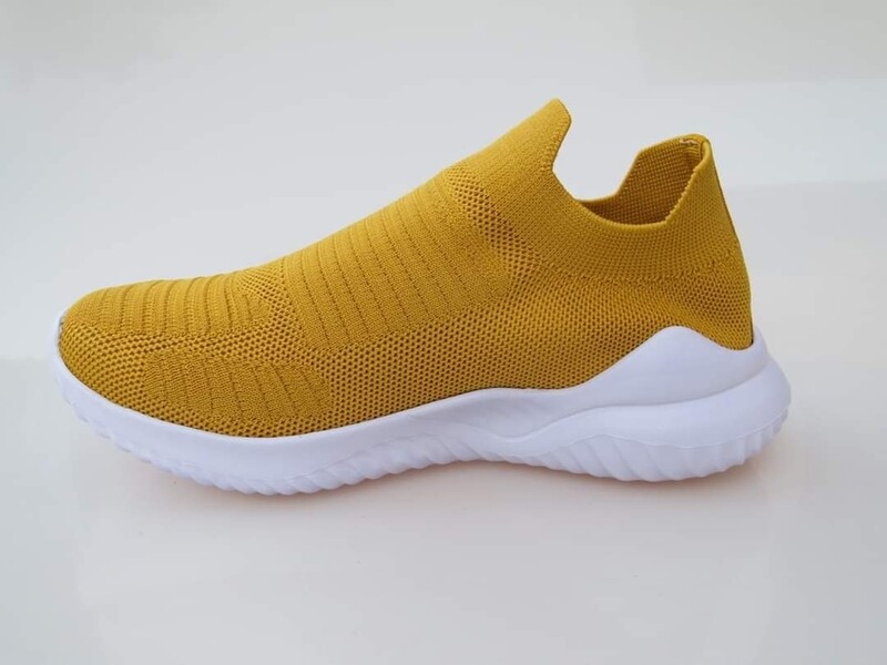 Lote de 12 pares Modelo Hottonia
Color Mostaza.