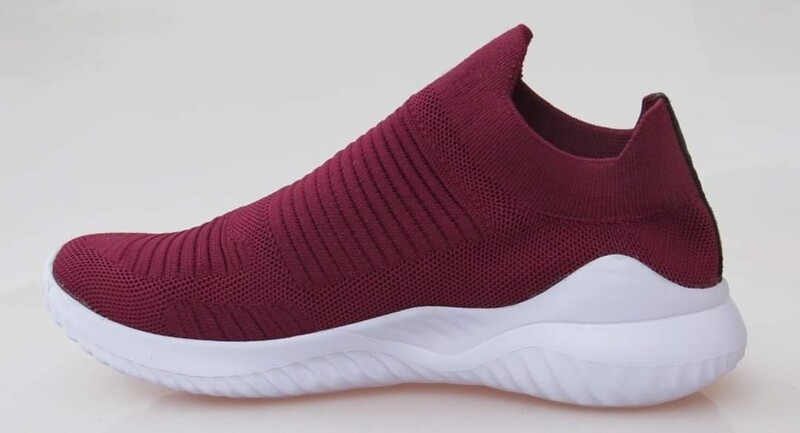 Lote de 12 pares Modelo Hottonia
Color Vino. 