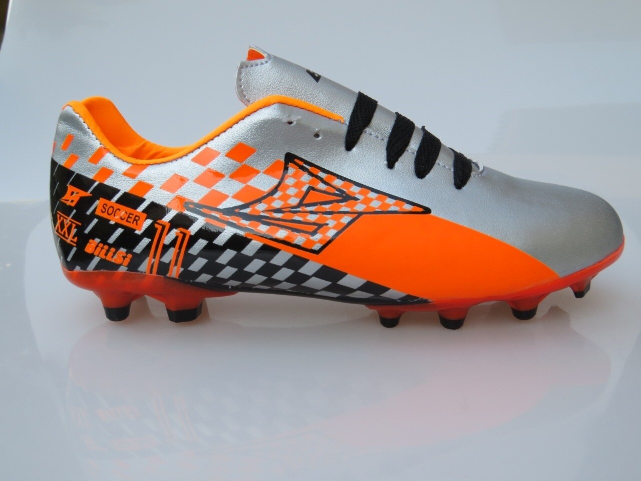 Lote de 18 pares para Soccer Marca Billsi
Color Plata - Naranja Neon - Negro