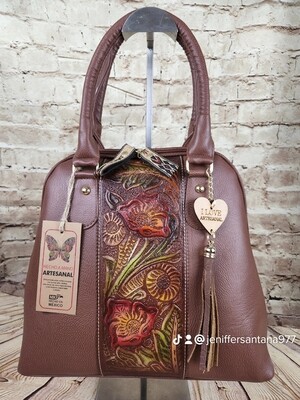 Artisanal leather bags collection