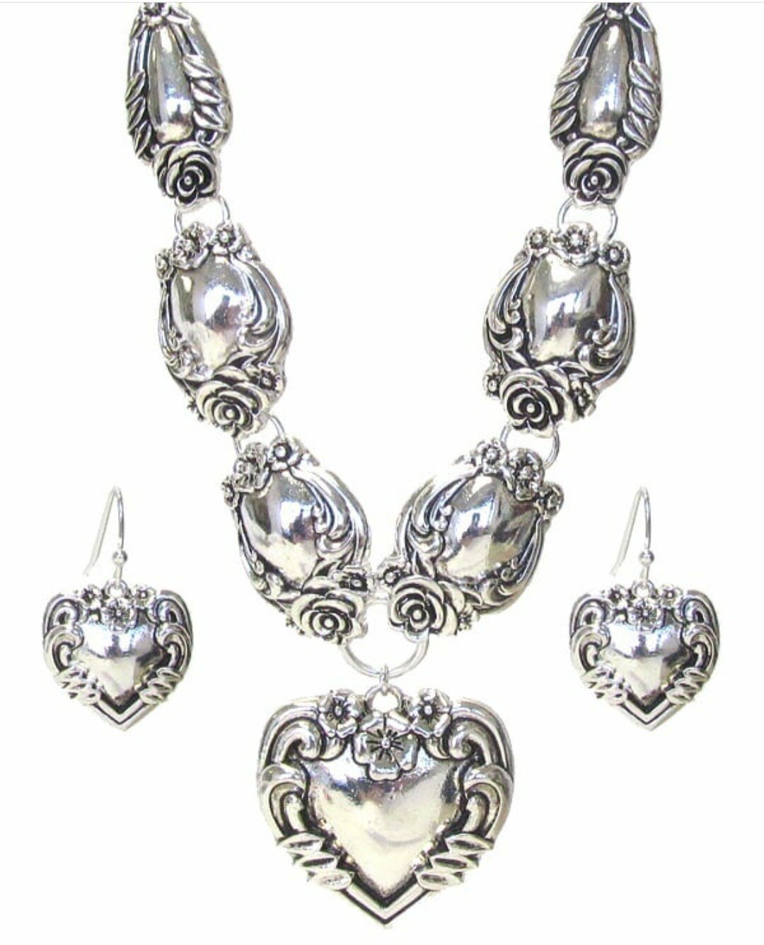 Vintage style hearts necklce set
