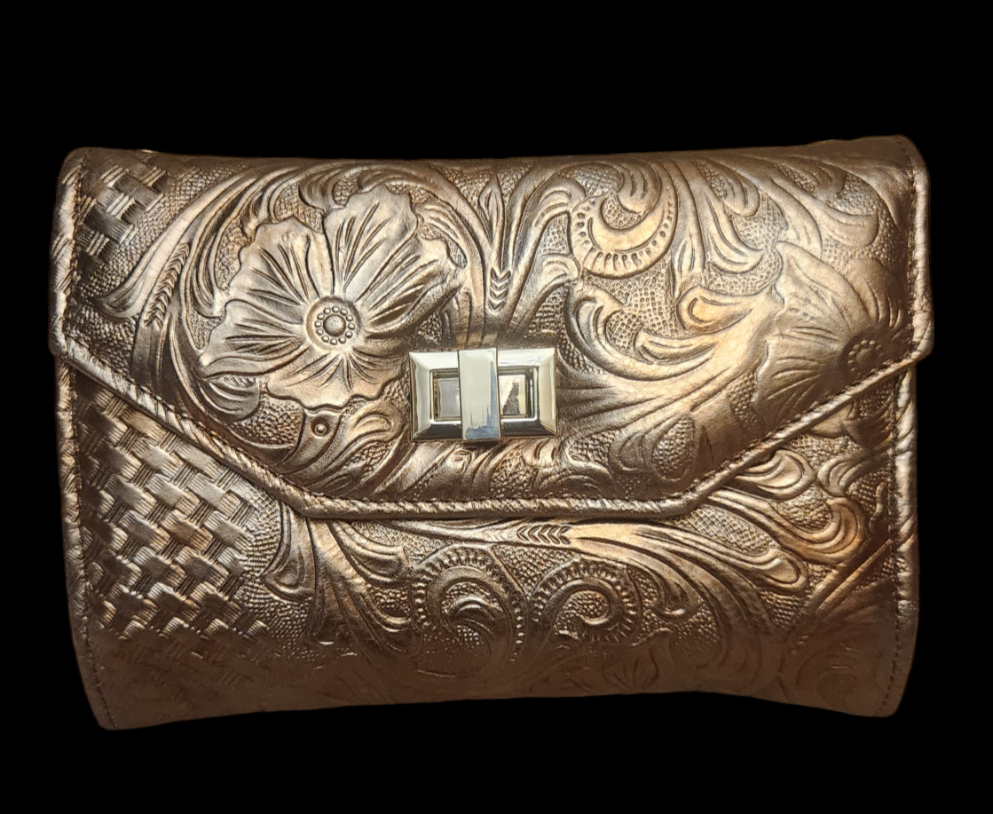 Artisanal leather mini crossbody