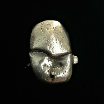Irn People Brooch small 1