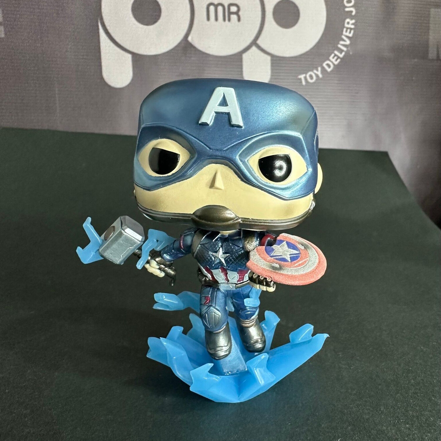 Pre-orden Funko Pop Captain América Metallic GITD Exclusivo