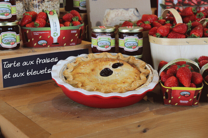 Tarte aux fraises et aux bleuets