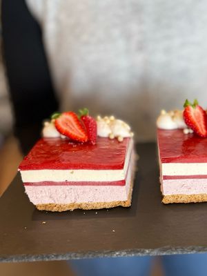 Étagé au fromage et à la fraise