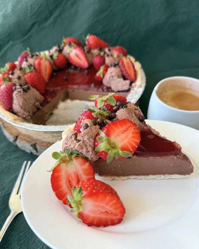 Tarte au chocolat et fraises