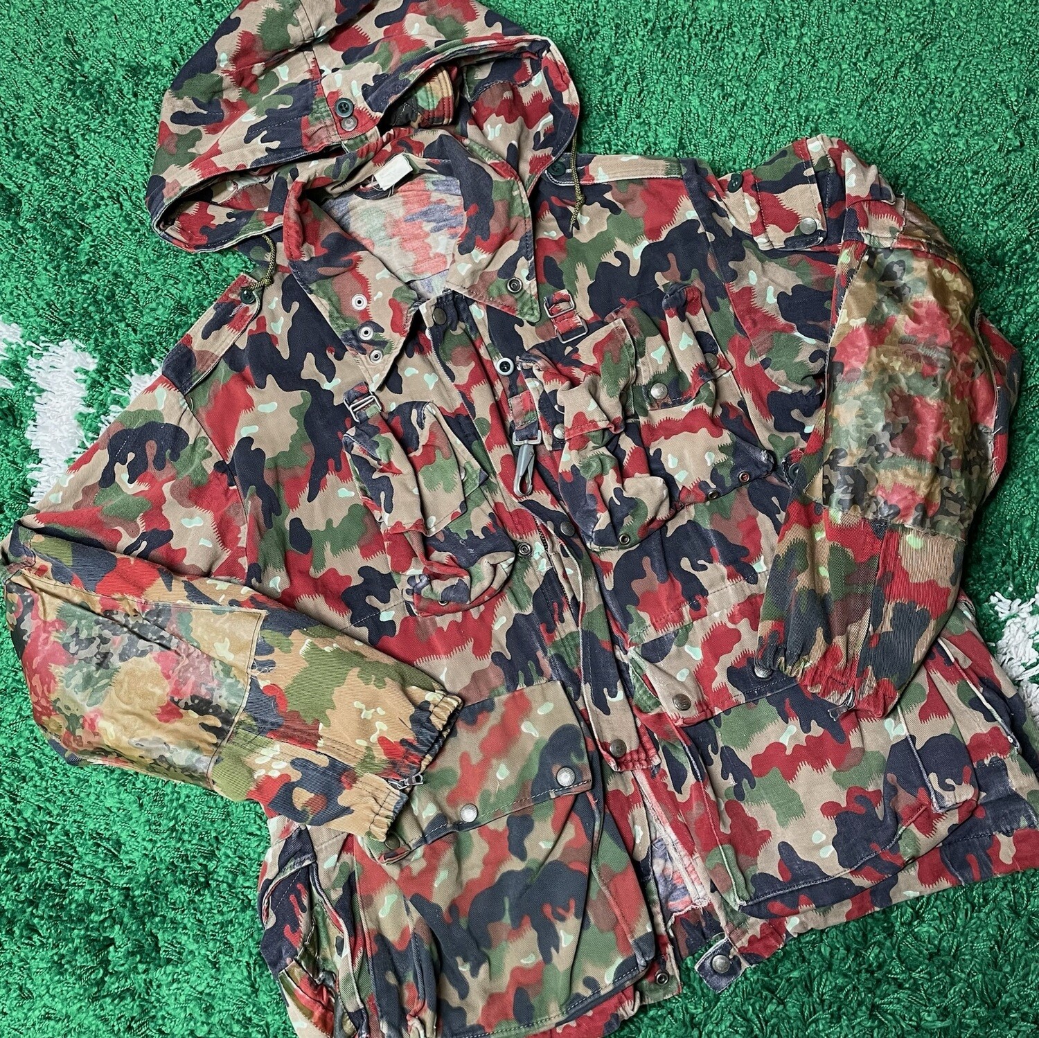 Vintage Army Jacket Red Camo Size Large