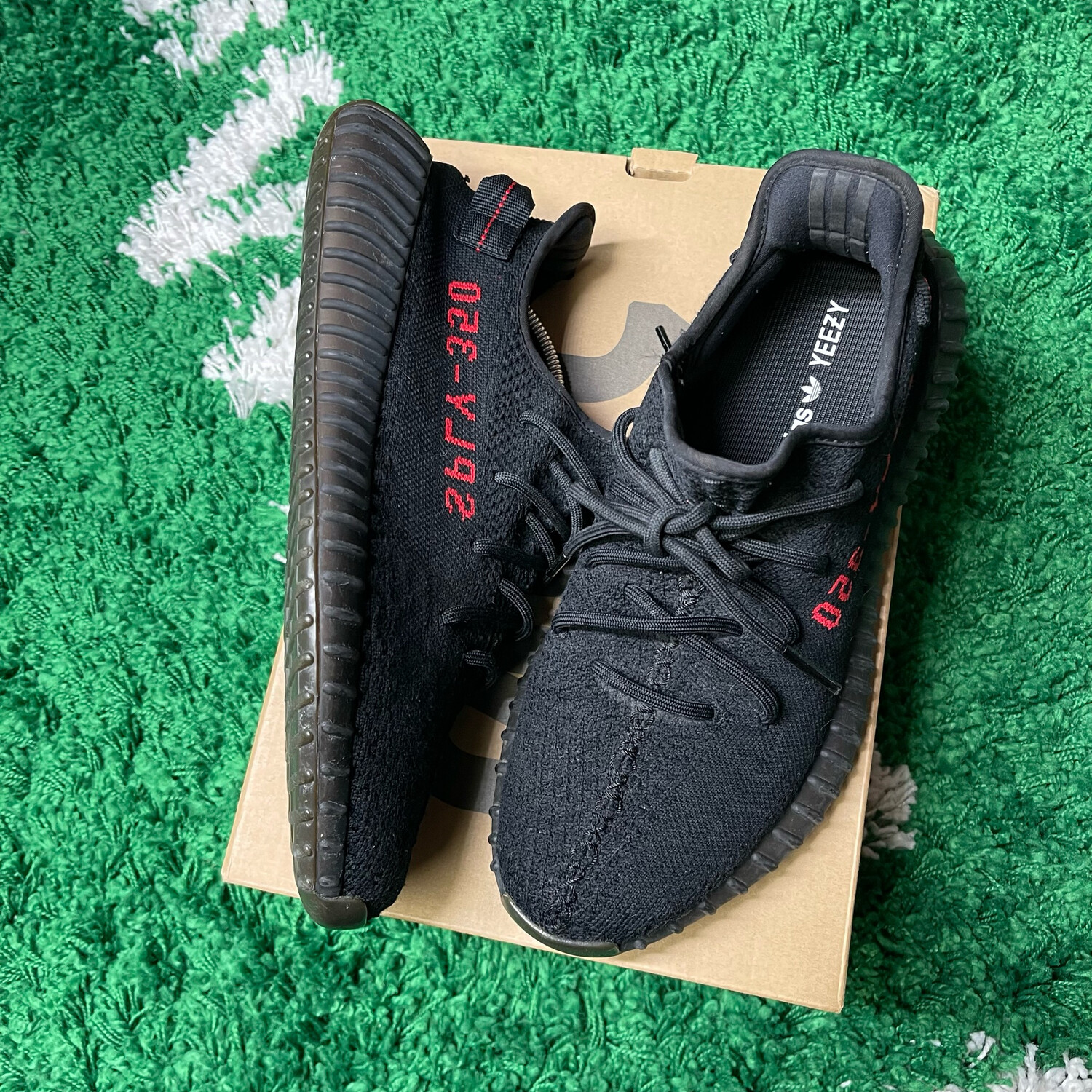 Adidas Yeezy Boost 350 V2 Bred Size 10.5