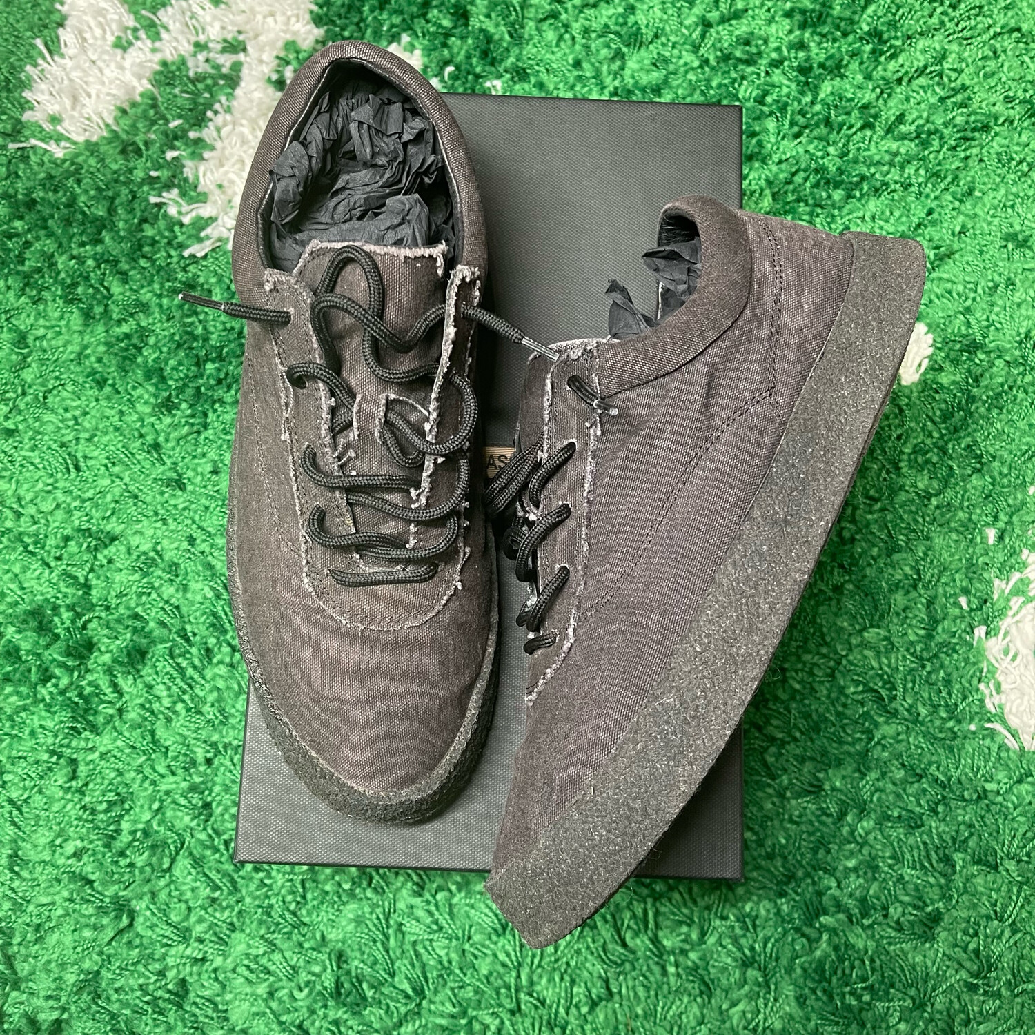 Yeezy Crepe Sneaker Season 6 Thick Shaggy Suede Graphite Size 11