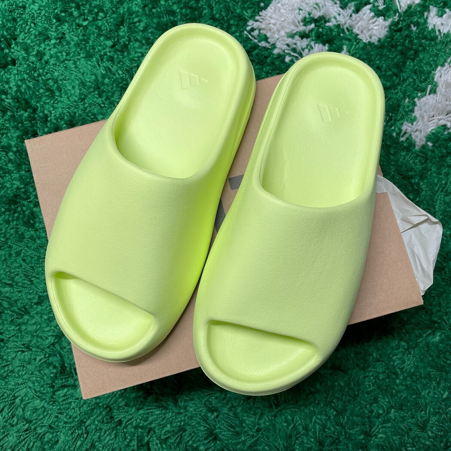Adidas Yeezy Slide Glow Green (2022) Size 4