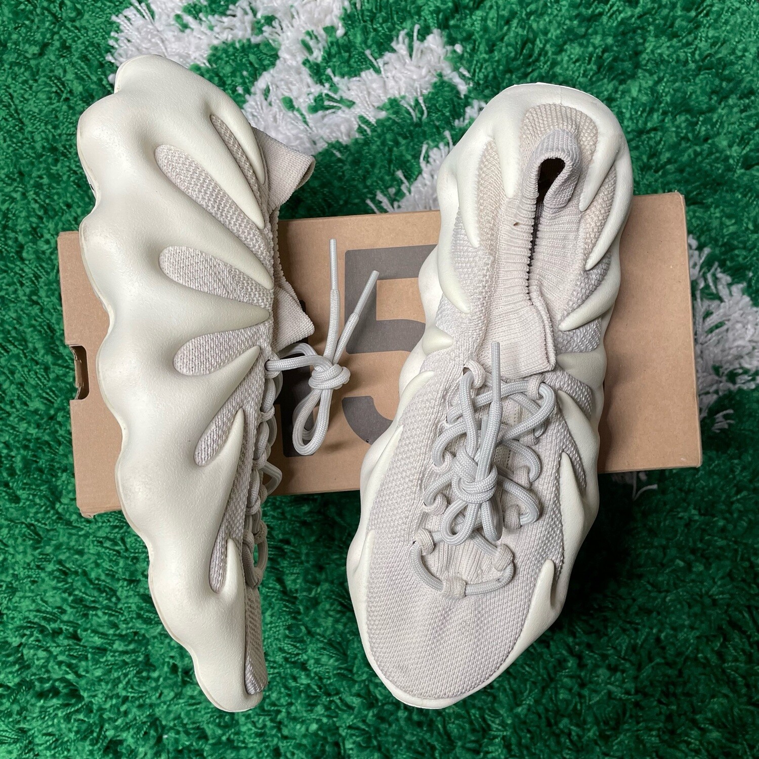 adidas Yeezy 450 Cloud White Size 11M/12.5W
