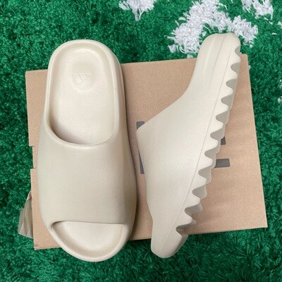 adidas Yeezy Slide Bone (2022 Restock) Size 9M/10.5W