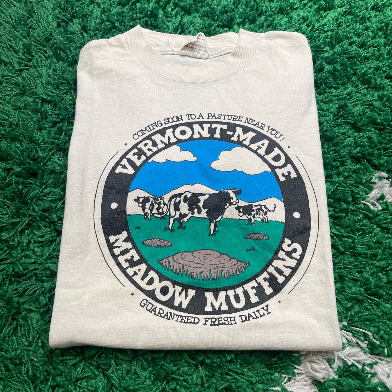 Vermont Made Meadow Muffins Tee Size Medium 