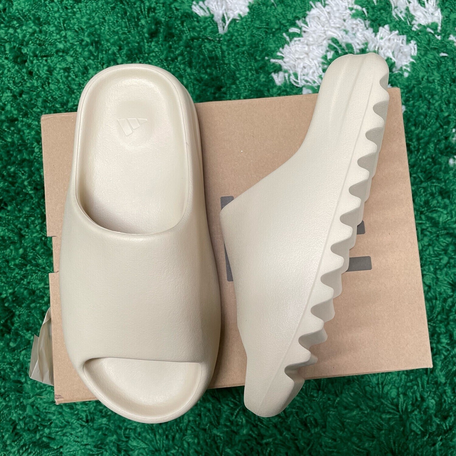 adidas Yeezy Slide Bone (2022 Restock) Size 13M/14W