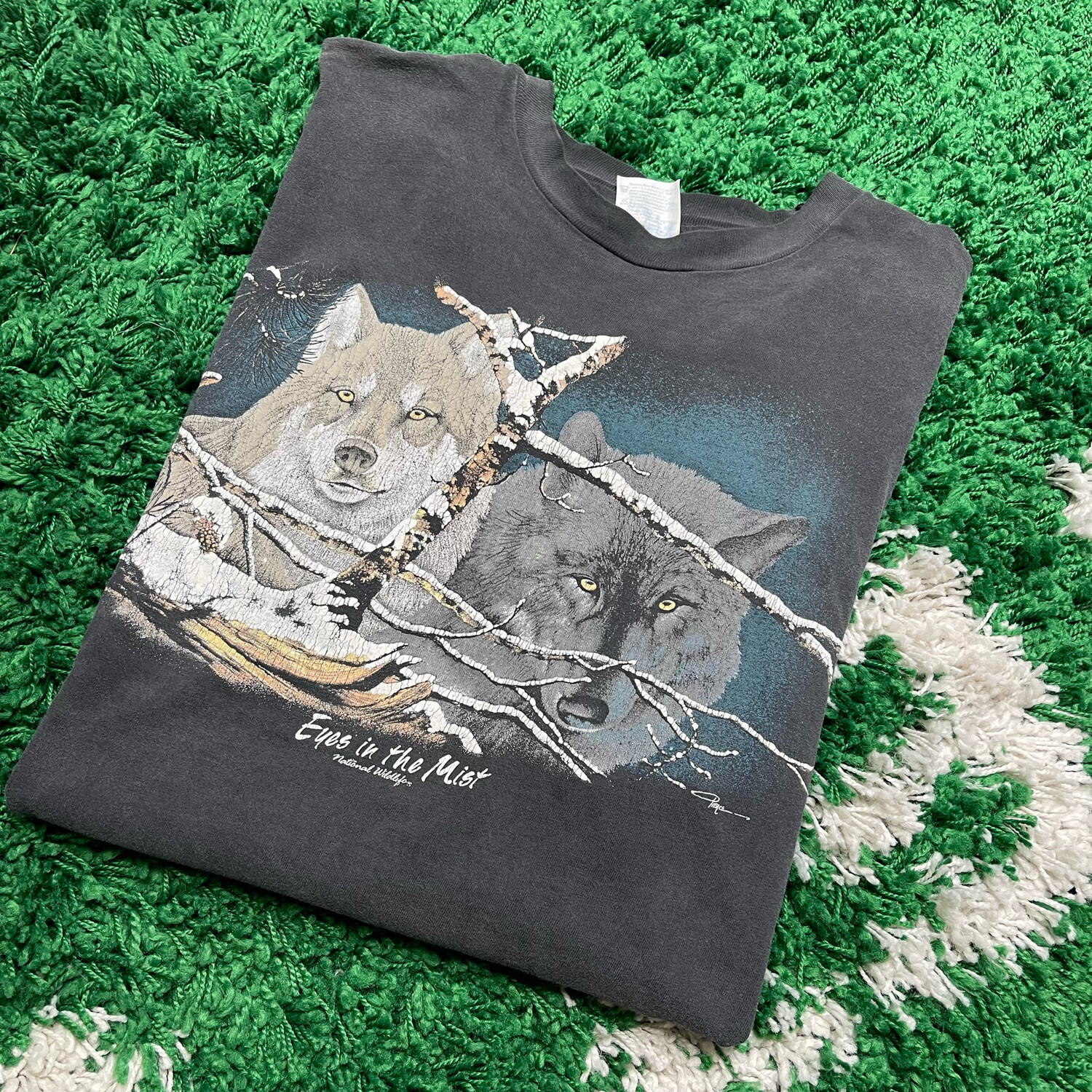 Eyes in the Mist National Wildlife Wolf Tee Size XL