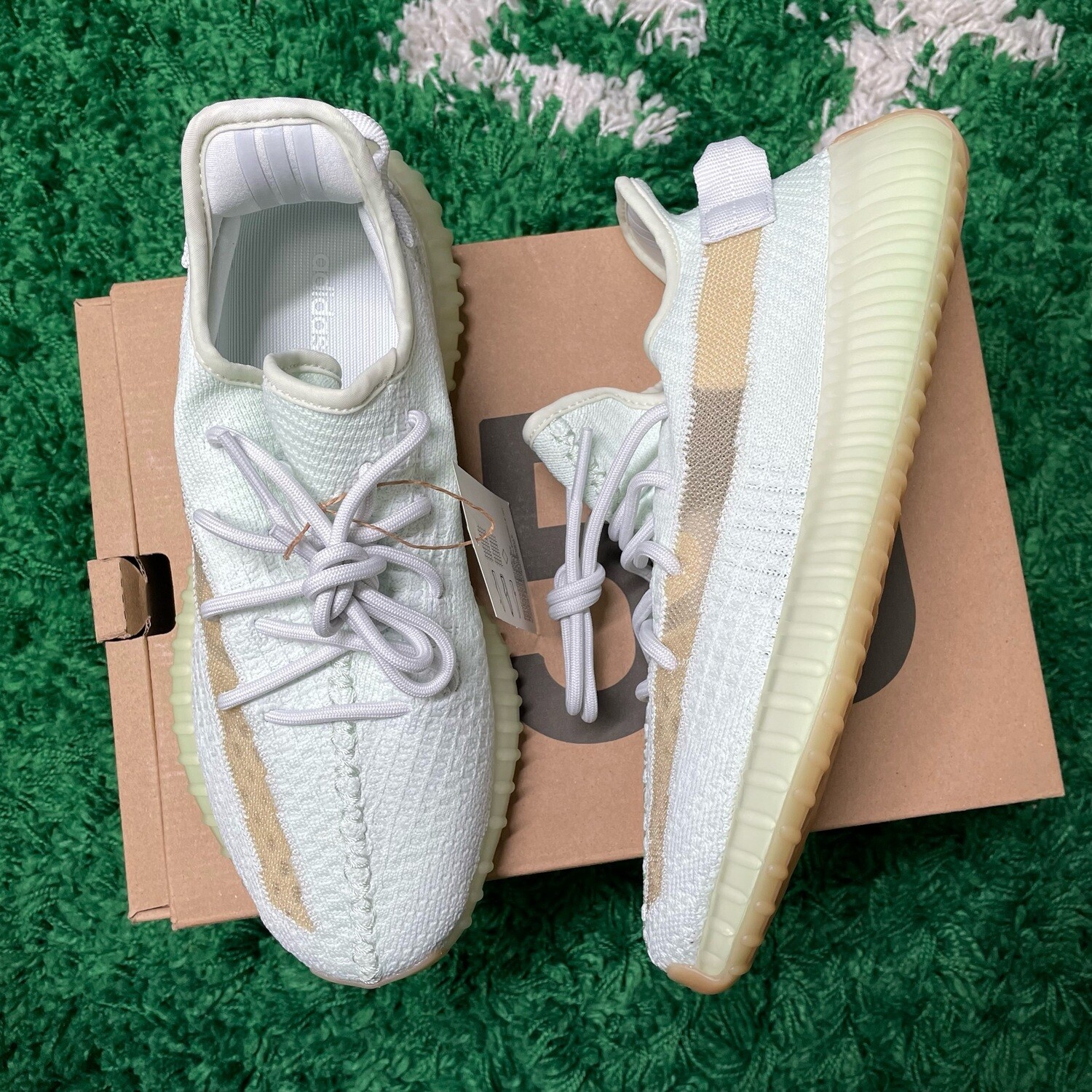 adidas Yeezy Boost 350 V2 Hyperspace Size 8M/9.5W