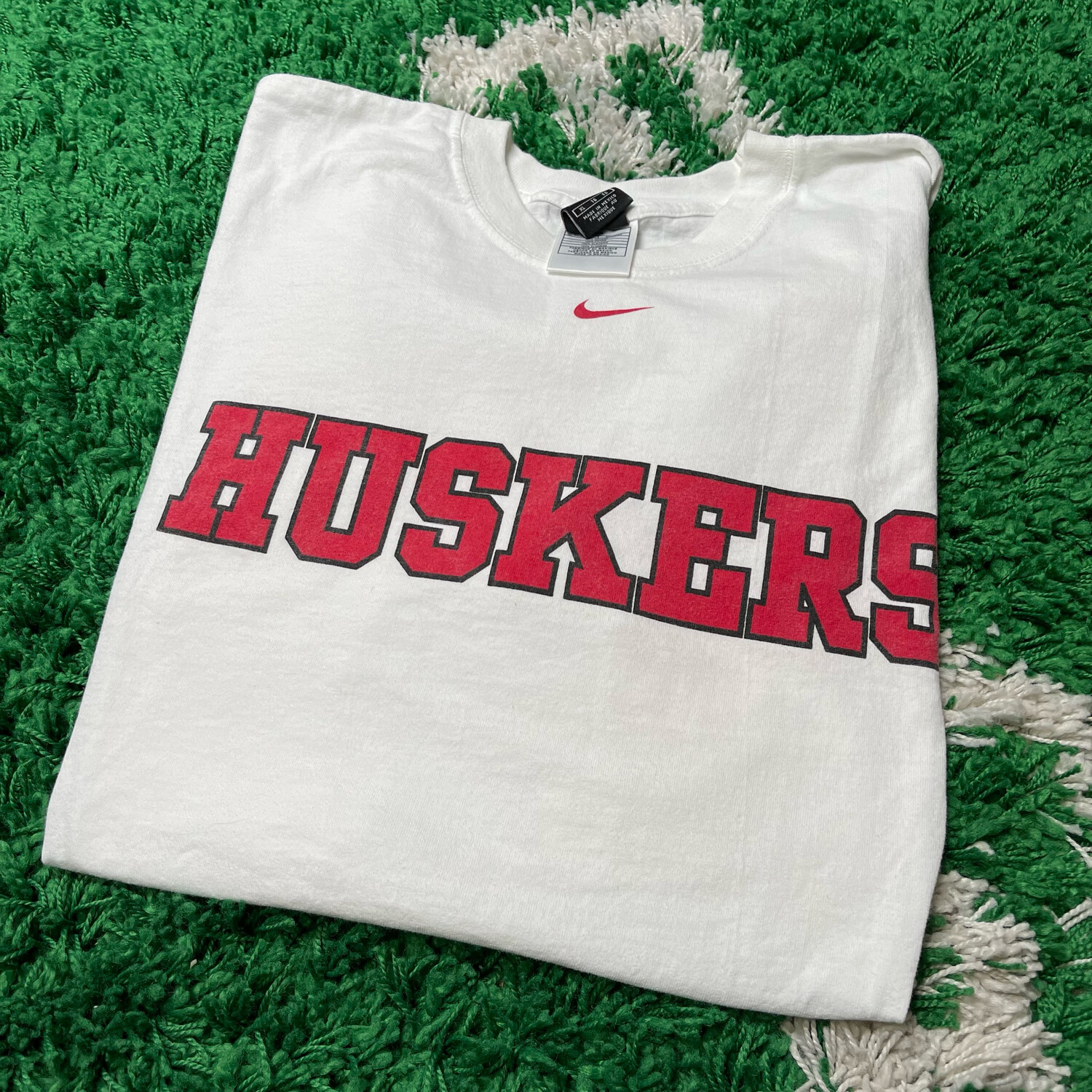 Nike Huskers Center Swoosh Tee Size XL