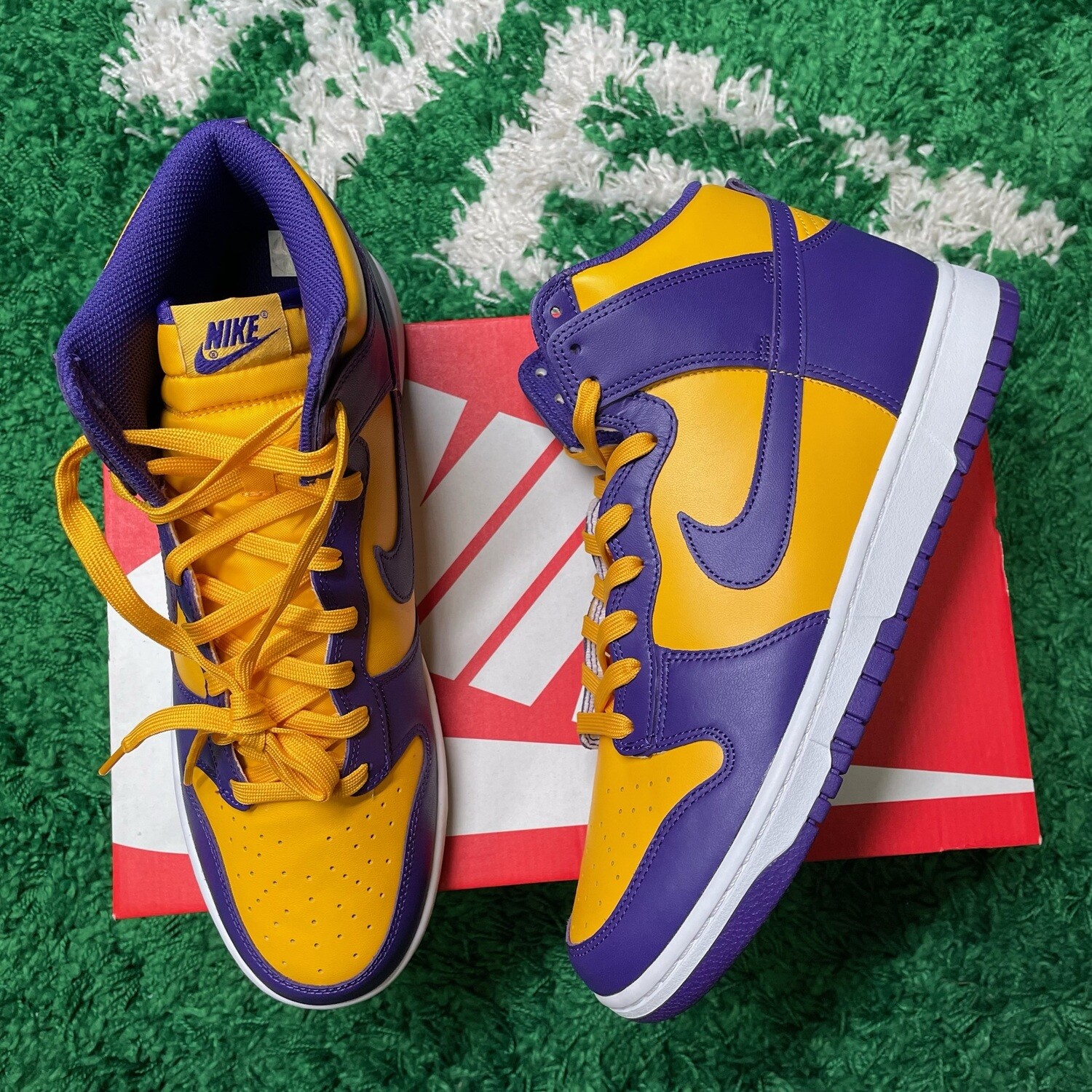 Nike Dunk High Lakers Size 12M/13.5W