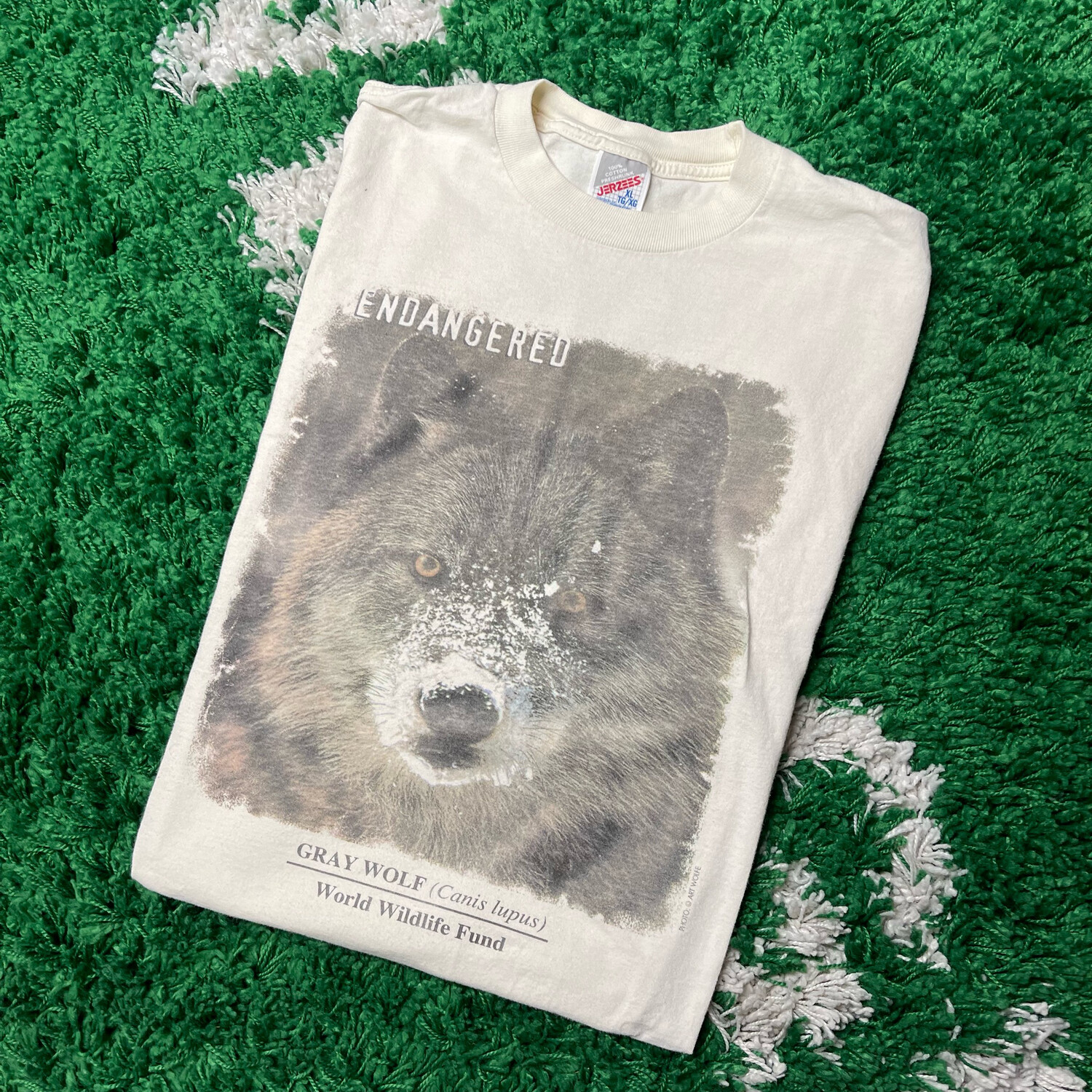 Endangered Gray Wolf Tee Size XL