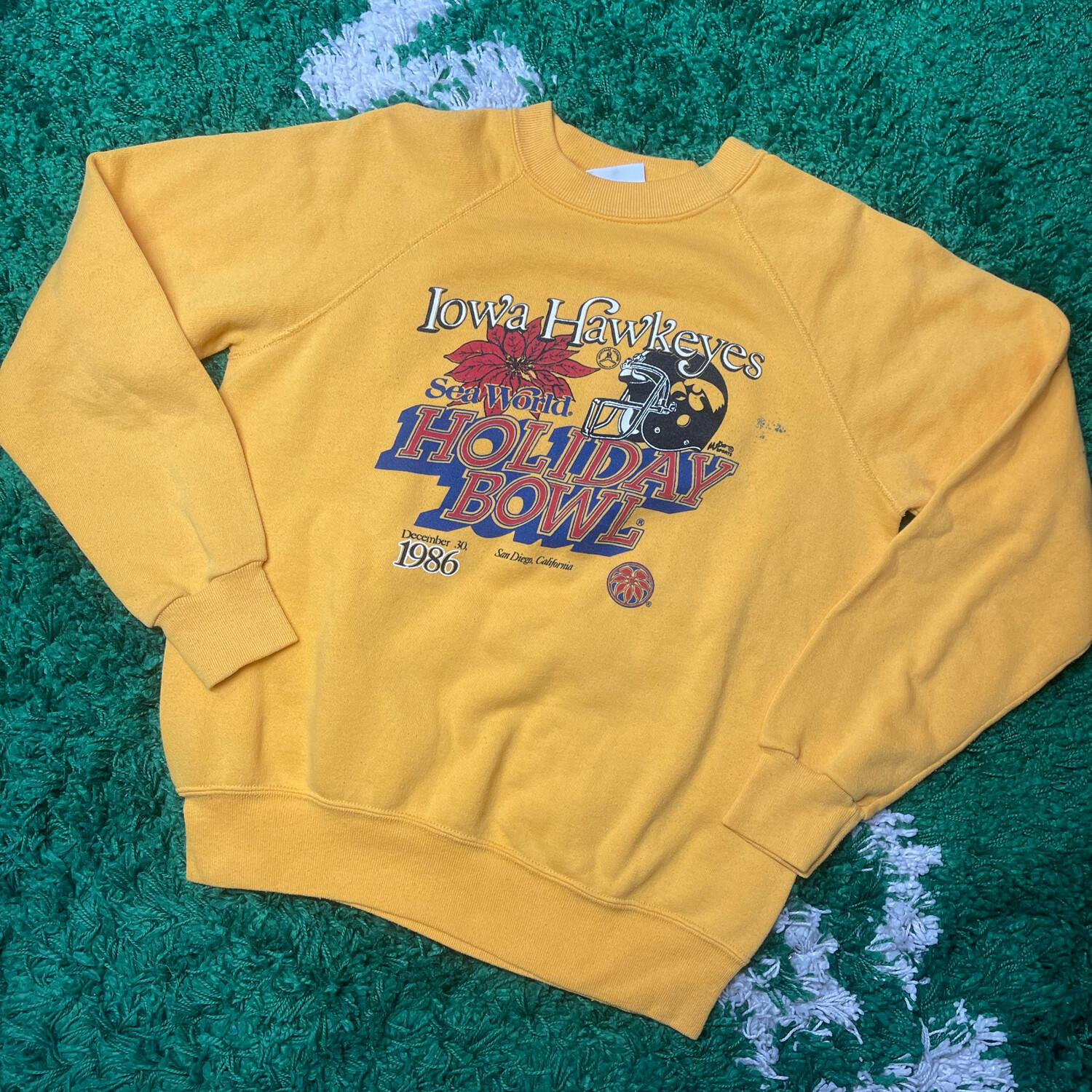 Iowa Hawkeyes Crewneck Sweatshirt Size Medium