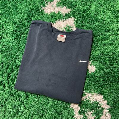 Nike Pocket Swoosh Black Long Sleeve Tee Size XL