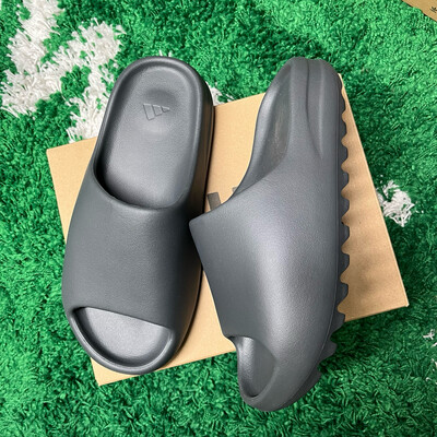 adidas Yeezy Slide Granite Size 10M/11W