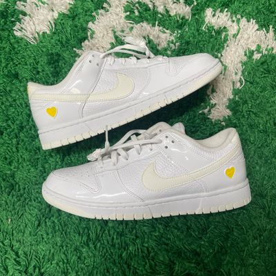 Nike Dunk Low Valentine&#39;s Day Yellow Heart Size 8.5M/10W