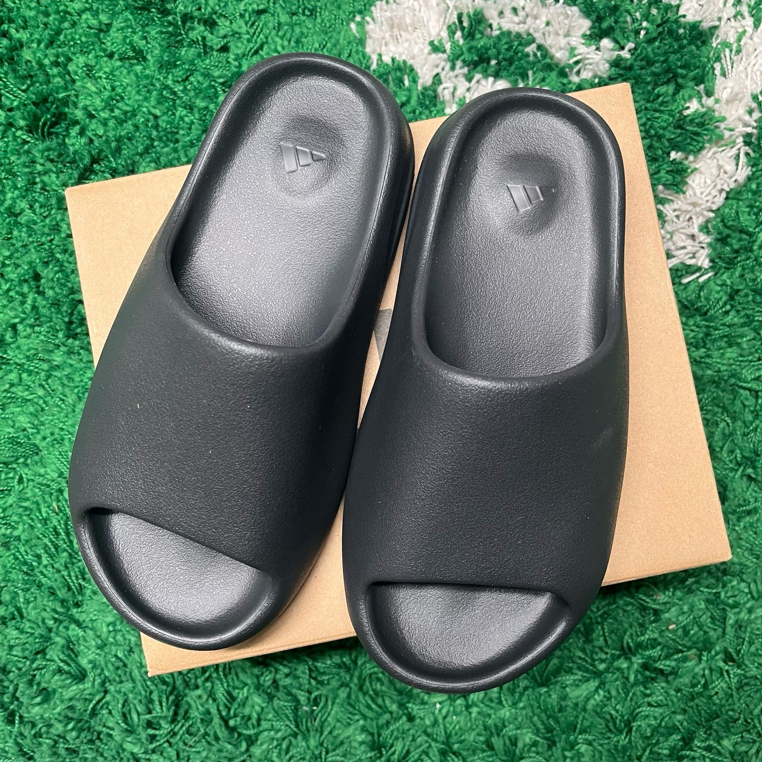 adidas Yeezy Slide Onyx (2022/2023) Size 4M/5W