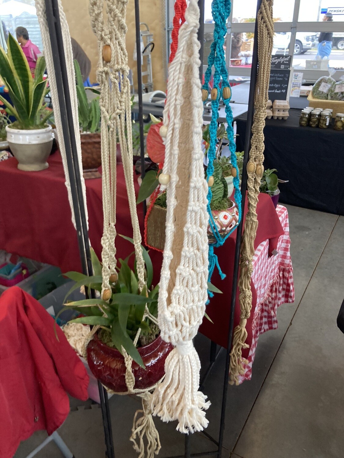001 Macrame for hanging potted plants