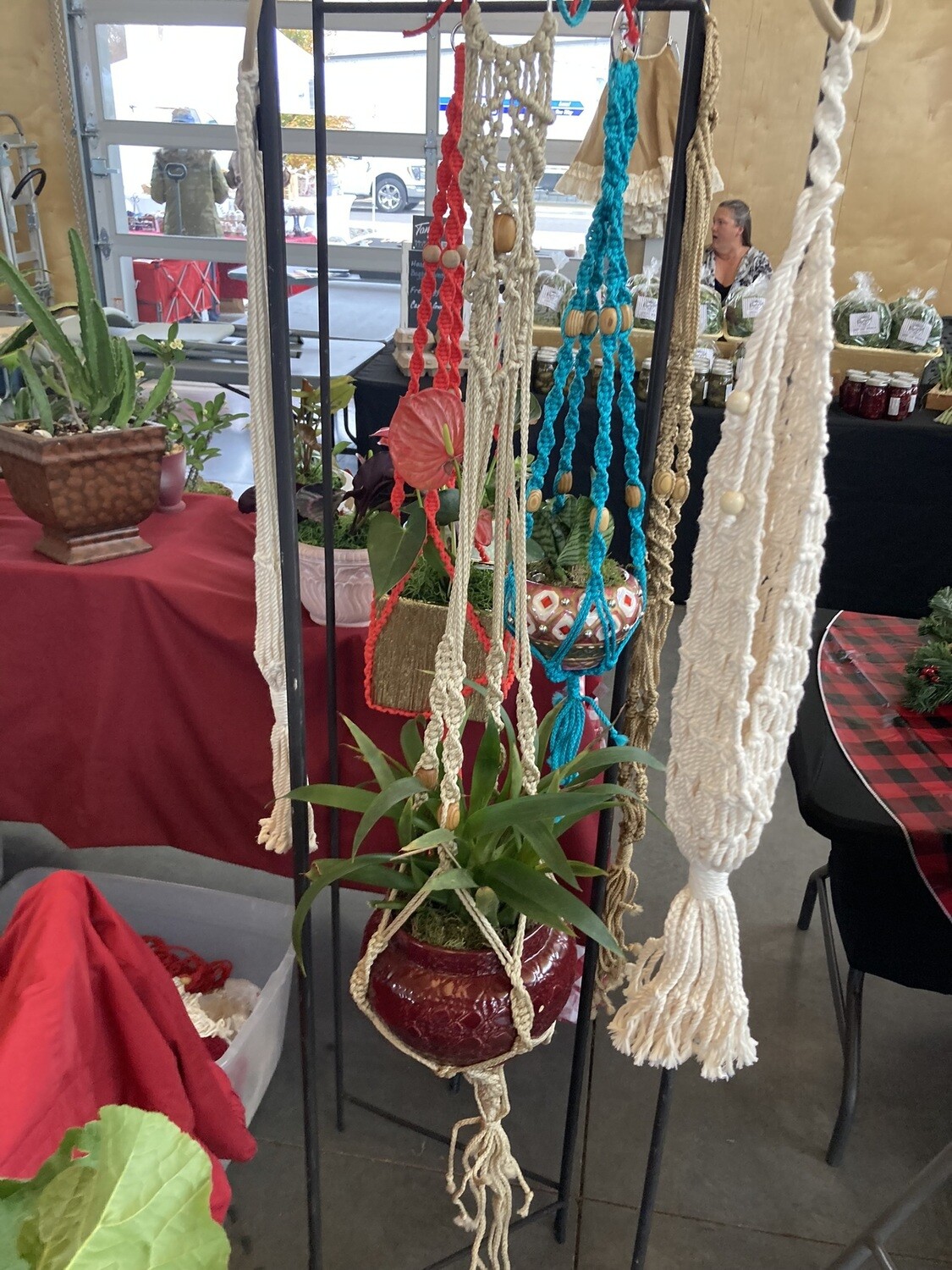 001 Macrame for hanging potted plants