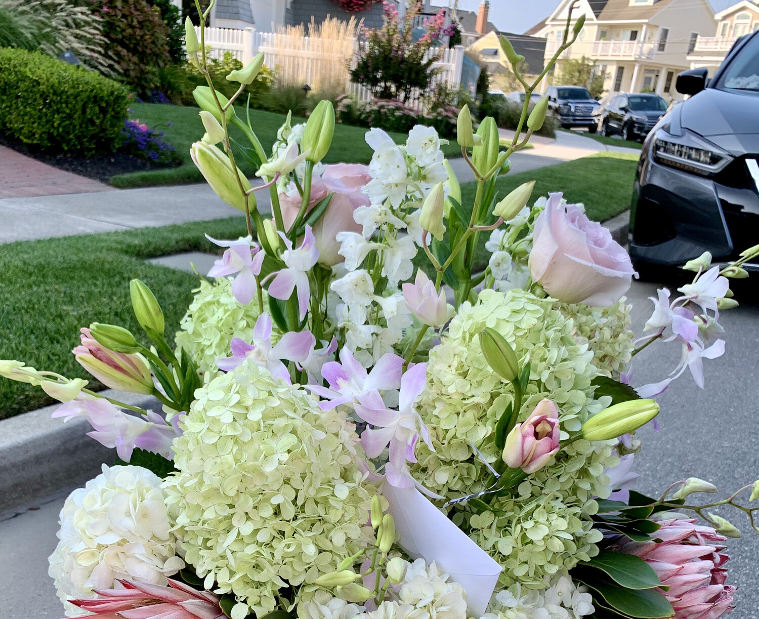 $250 Seasonal Wrapped Fresh Flower Bouquet (no vase)