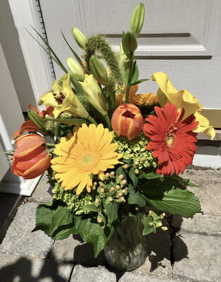 $95 Seasonal Fresh Flower Vase Arrangement