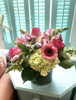 $125 Mother’s Day Fresh Flower Arrangement