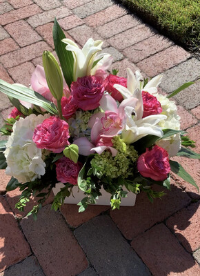 $250 Seasonal Fresh Flower Vase Arrangement