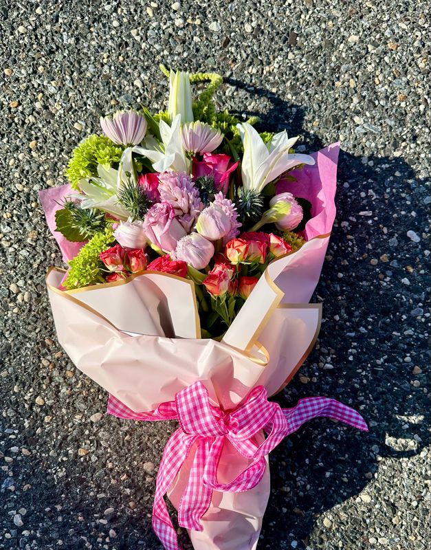 $125 Seasonal Wrapped Fresh Flower Bouquet (no vase)