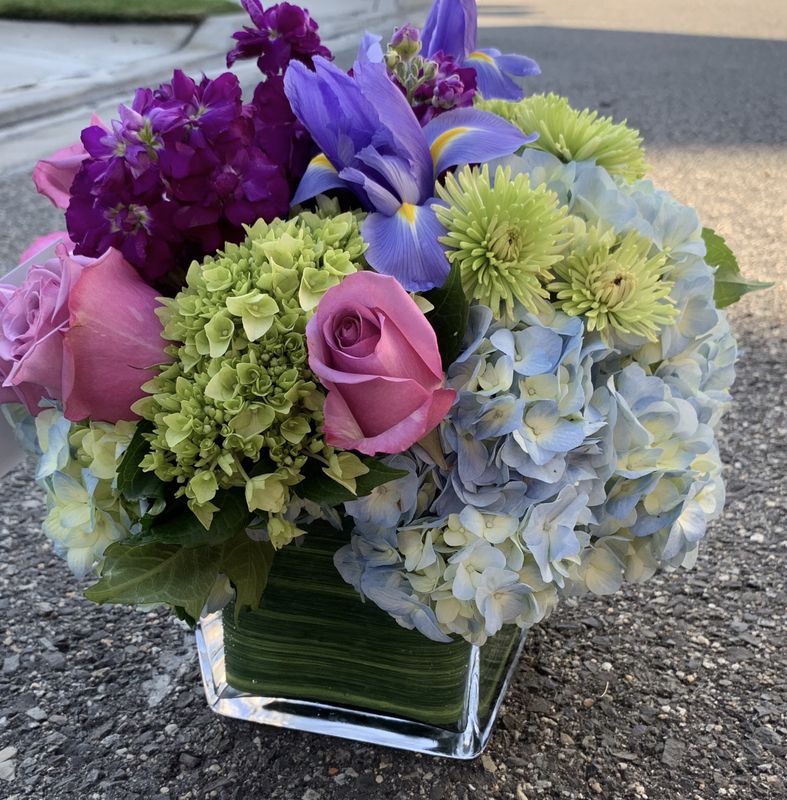 $95 Seasonal Fresh Flower Vase Arrangement