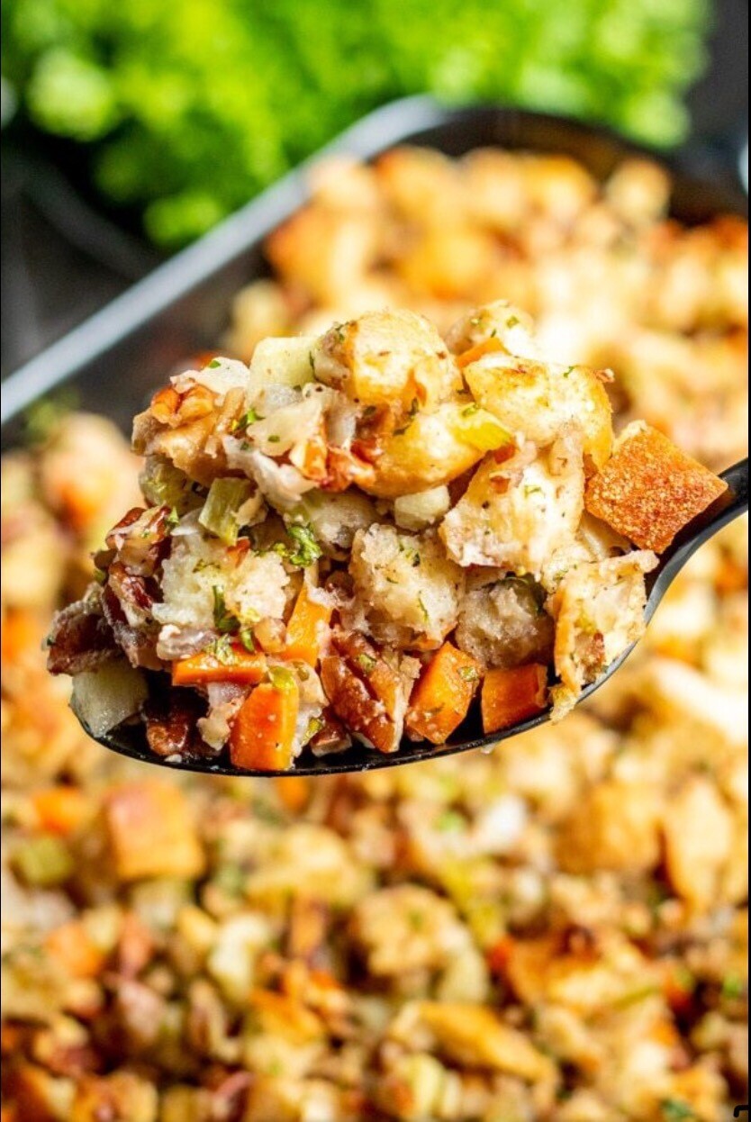 Apple &amp; Candied Pecan Stuffing (Lb)