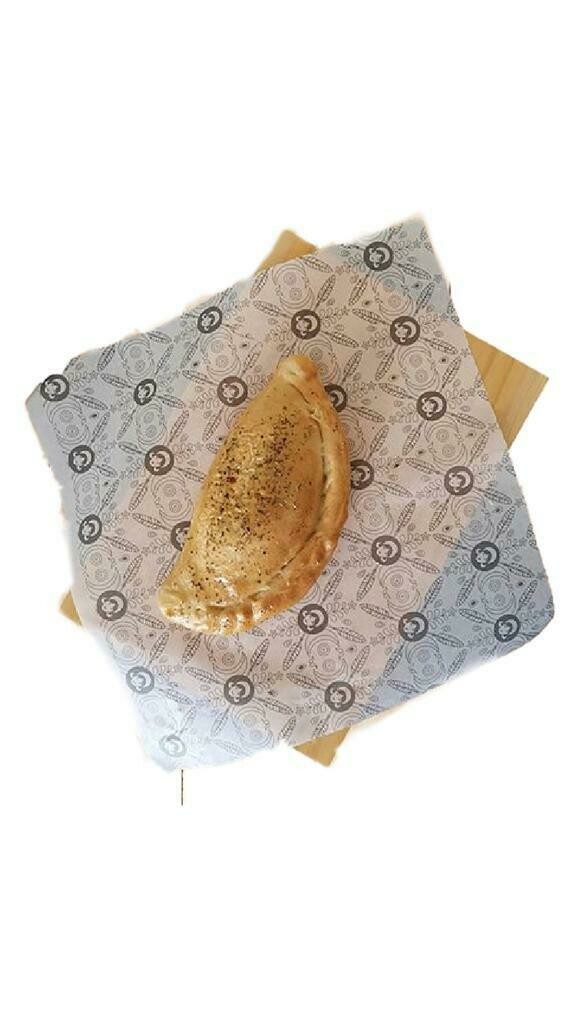 Calzone de Jamon y Queso Calzone de Jamon y Queso