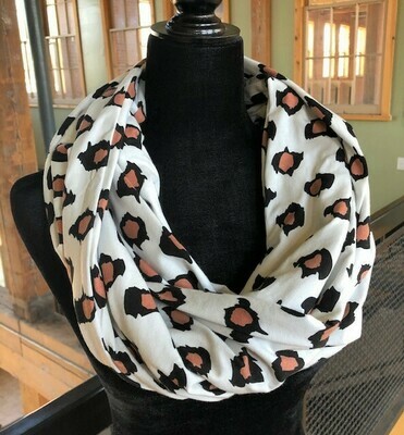 Leopard Print Infinity Scarf with Hidden Pocket (Knit) Leopard Print Infinity Scarf with Hidden Pocket (Knit)