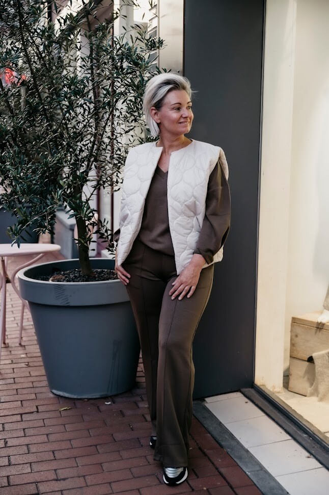 Ambika Broek steekzak straight taupe Dena