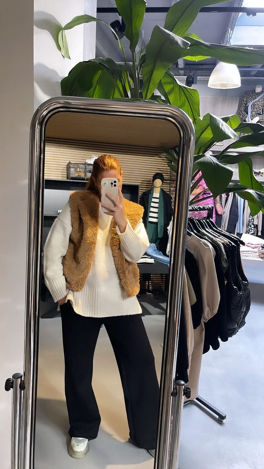 Ambika Fake fur gilet camel 95200