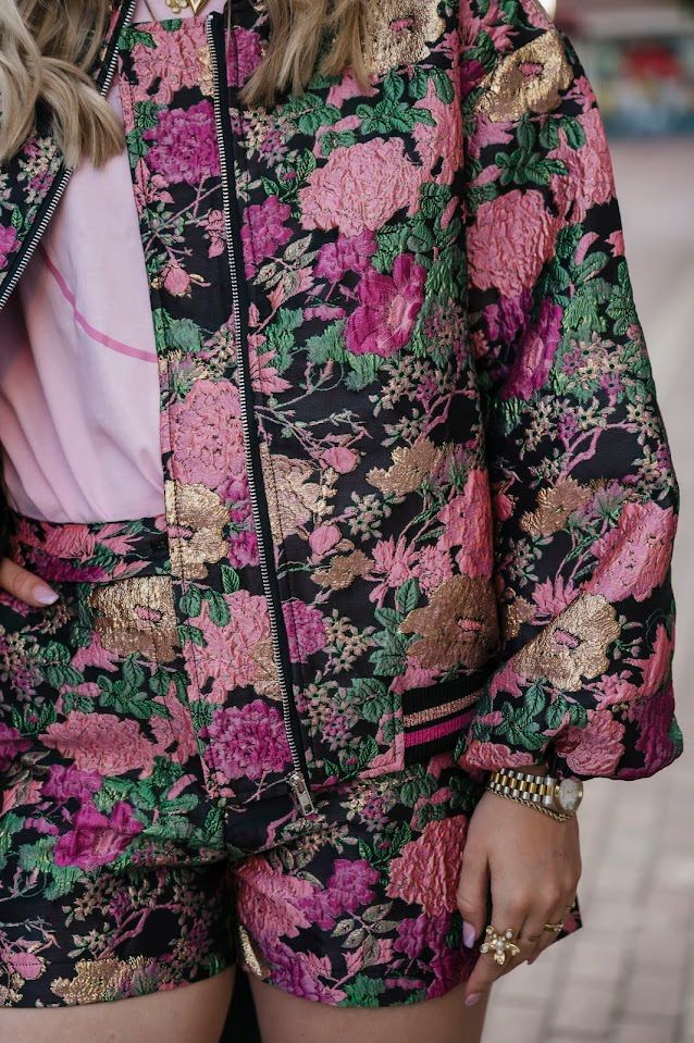 Ambika Short Damast Pink Flower Perla