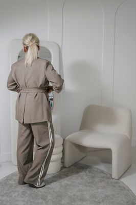 Ambika Broek met bies Lt taupe Gaby