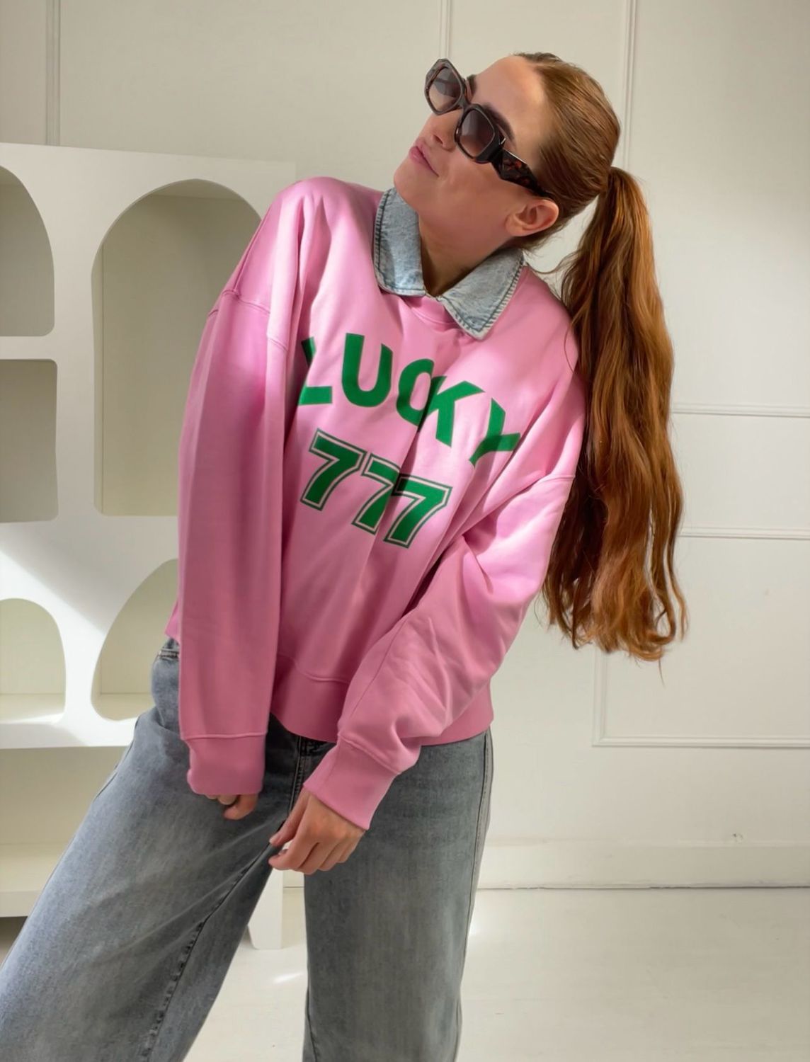 Pinned By K Boxy sweater Lucky 777 Candy Pink PBK201051