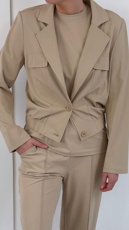 Ambika blazer travel Abby sand Abby