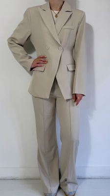 Ambika Silvy Blazer kit Silvy