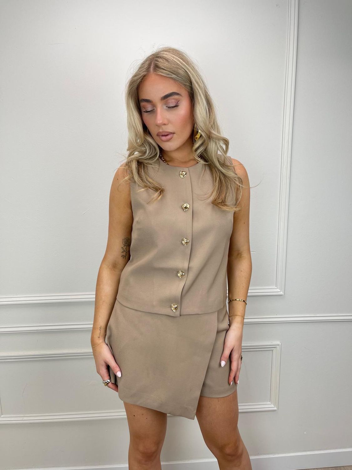 Ambika skort camel livia